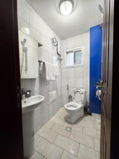 Cozy 3 Bedroom Furnished Apartment,Bonamousadi - Douala - 1