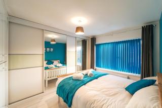 Stylish 4 Bed Henbury Home with Free Parking - Bristol - 5