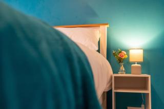 Stylish 4 Bed Henbury Home with Free Parking - Bristol - 3