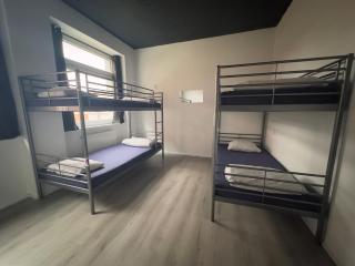Elephants Private Rooms - Bratislava - 9