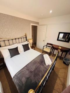 Juniper Berry - Southampton - 6