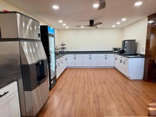 Americas Best Value Inn Wall - 7