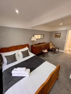 Juniper Berry - Southampton - 0
