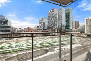 Modern 1BR King Suite, Central Downtown Toronto - 8