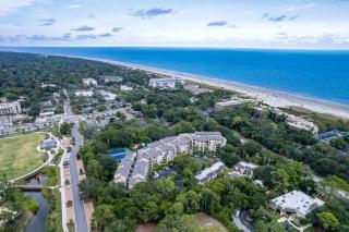 Rare Large 3 BR Near Beach Shops Restaurants & Bars Huge Pool & Free Tennis - Hilton Head Island - 9