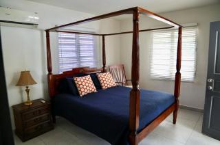 Spacious 3 Bedroom 2 Bathroom Marigot Home - - 8