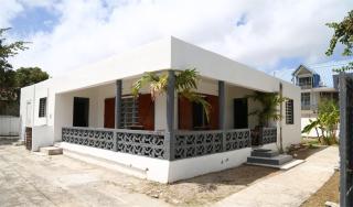 Spacious 3 Bedroom 2 Bathroom Marigot Home - 4