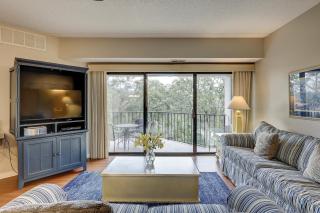 Rare Large 3 BR Near Beach Shops Restaurants & Bars Huge Pool & Free Tennis - Hilton Head Island - 4