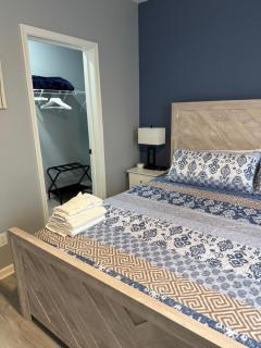 Modern & Renovated, Dog Friendly, 1st Floor Condo - 1