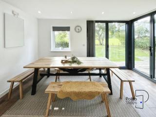 Hên Stablau - Spacious Pet-Friendly Welsh Retreat by PolkaStays - Llanfihangel-Glyn-Myfyr - 8