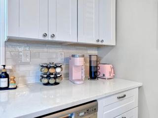 The Saint Murray perfect 2 bedroom minutes to everything - 1