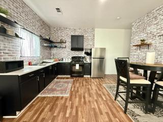 GUEST RANCH HOUSE w POOL access near NATL PARKS - Dinuba - 4
