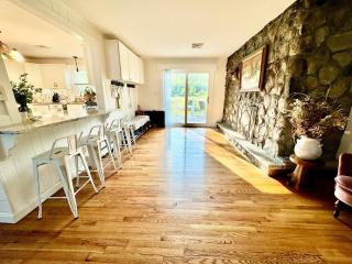 The Yuzu stunning mountain retreat with hot tub - 6
