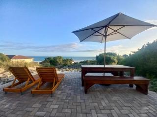 Anura - Luxurious Stay, 100m leap to the Beach! - Jeffreysbaai - 6