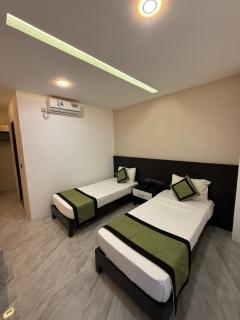 Ruvisha Beach Hotel - Negombo - 4