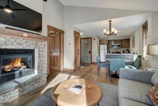 Beautifully Updated Mountain Chic Condo condo - 9