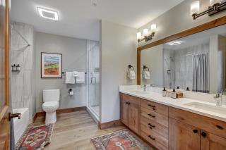 Beautifully Updated Mountain Chic Condo condo - 4