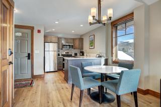Beautifully Updated Mountain Chic Condo condo - 1