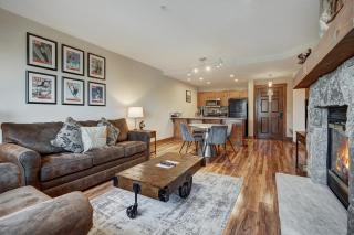 Cozy Ski Chalet with Large Balcony condo - 9