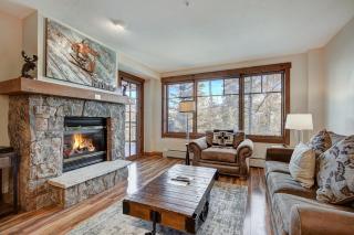 Cozy Ski Chalet with Large Balcony condo - 6