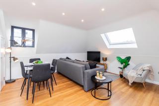 Contemporary 2-bed Penthouse Central Stay - Southampton - 6