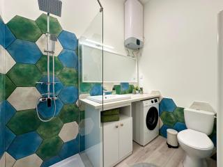Colorful Condo by the Danube - Budapest - 3