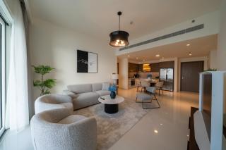 Homes & Beyond I Pristine 2BR with Waterfront view - 7