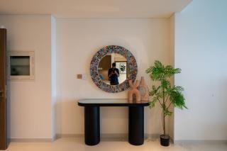 Homes & Beyond I Pristine 2BR with Waterfront view - 4