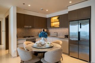 Homes & Beyond I Pristine 2BR with Waterfront view - 3