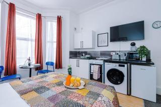 Jephsons Lodge Studio 1 - Free Parking, WiFi, Netflix - Leamington Spa - 9