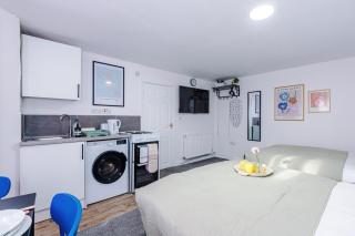 Jephsons Lodge Studio 5 - Free Parking, Prime, WiFi - Leamington Spa - 7