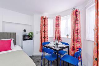 Jephsons Lodge Studio 5 - Free Parking, Prime, WiFi - Leamington Spa - 3