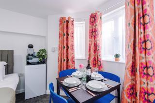 Jephsons Lodge Studio 5 - Free Parking, Prime, WiFi - Leamington Spa - 1