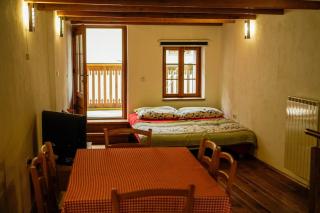 Apartment Bernarda - Entire House - Kobarid - 2