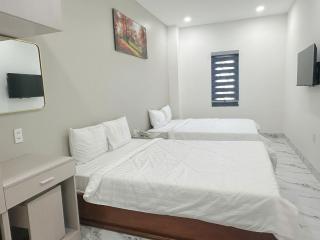 Anh Thư Hotel - Ấp Bình Hưng - 2