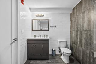 Signature Rustic 2BR Near NYC - Pets, Gym and Parking - Kearny - 5