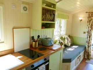 Ravenscroft Retreats Glamping - Golden Grove - 9