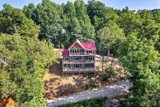 Tranquil Mountain Getaway By Ghosal Luxury Lodging - 0