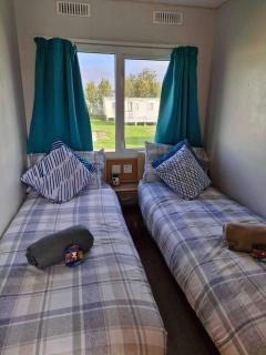 Pet Friendly Breaks at Golden Palm, Skegness - Chapel Saint Leonards - 2