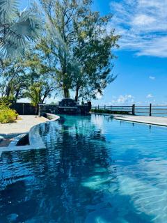 Coin de Mire Luxury Beachfront Duplex - 9