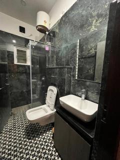 Avalon Stays - Guwahati - 3