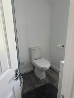 Studio - Sleeps 2 - Pets - Parking - Wifi - 7