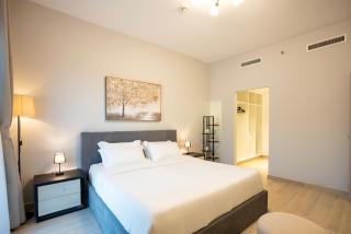 Ferrari World & Seaworld - Luxe 2bhk Canal View - 2