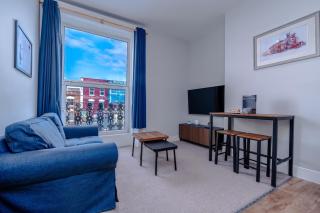 Central City Apartment: Near Cafes, Bars & Bistros - Bristol - 0
