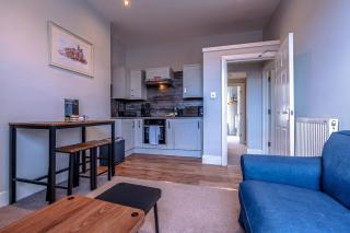 Central City Apartment: Near Cafes, Bars & Bistros - Bristol - 3