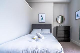 Modern 2BR apartment w/ private entrance - 2