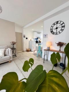 Le Bellevue - T3 - Gare & Les Jardins Darcy - Parking Free - Dijon - 8