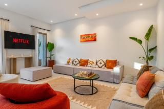 Villa Dar Yas, Luxe à 15min du Centre avec Piscine Chauffée, Cuisinière, Chauffeur, Air Hockey, Ping-Pong & Jeux de Société - Marrakesh - 8