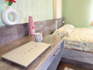 Visla Stay Service Apartment near DLF Newtown - Bangalore - 3