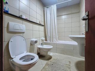 Exquisite 2 bed in Marina - 2